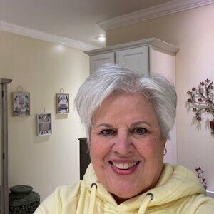 Meet your Posher, Denise